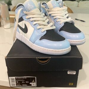 Youth Air Jordan Mid